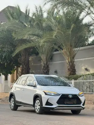 Toyota Yaris 2021 White