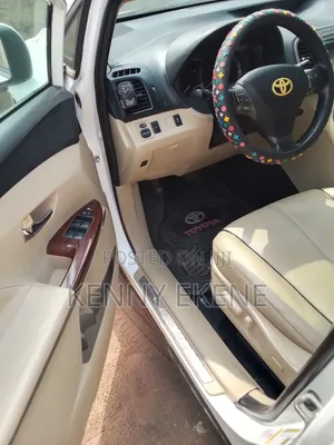 Toyota Venza 2011 White