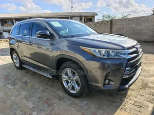 Toyota Highlander Limited 4x2 V6 (3.5L 6cyl 8A) 2018 Brown