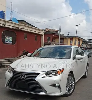 Lexus ES 350 FWD 2016 White