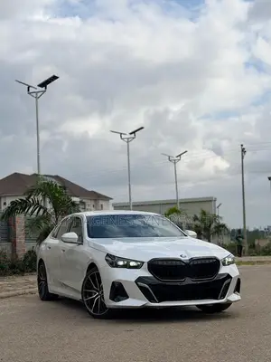 BMW 5 Series 530i xDrive AWD 2024 White