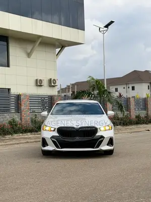 BMW 5 Series 530i xDrive AWD 2024 White