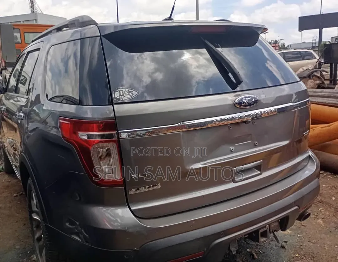 Ford Explorer 2013 Gray