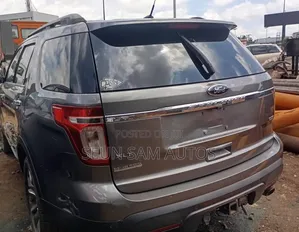 Ford Explorer 2013 Gray