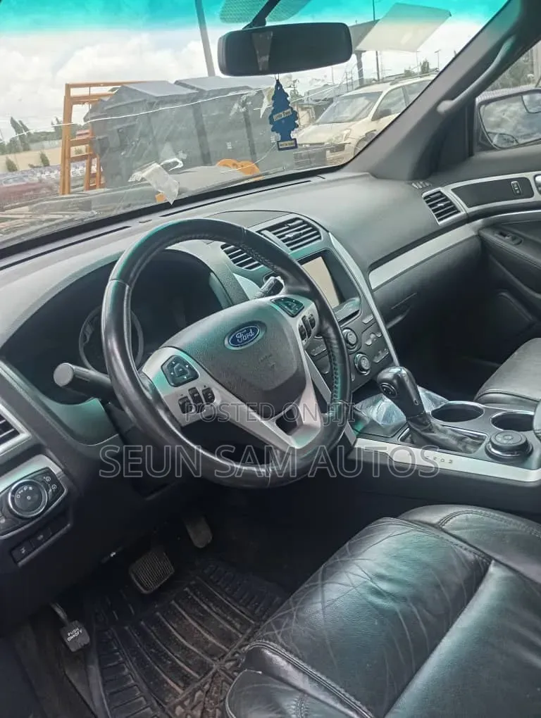 Ford Explorer 2013 Gray