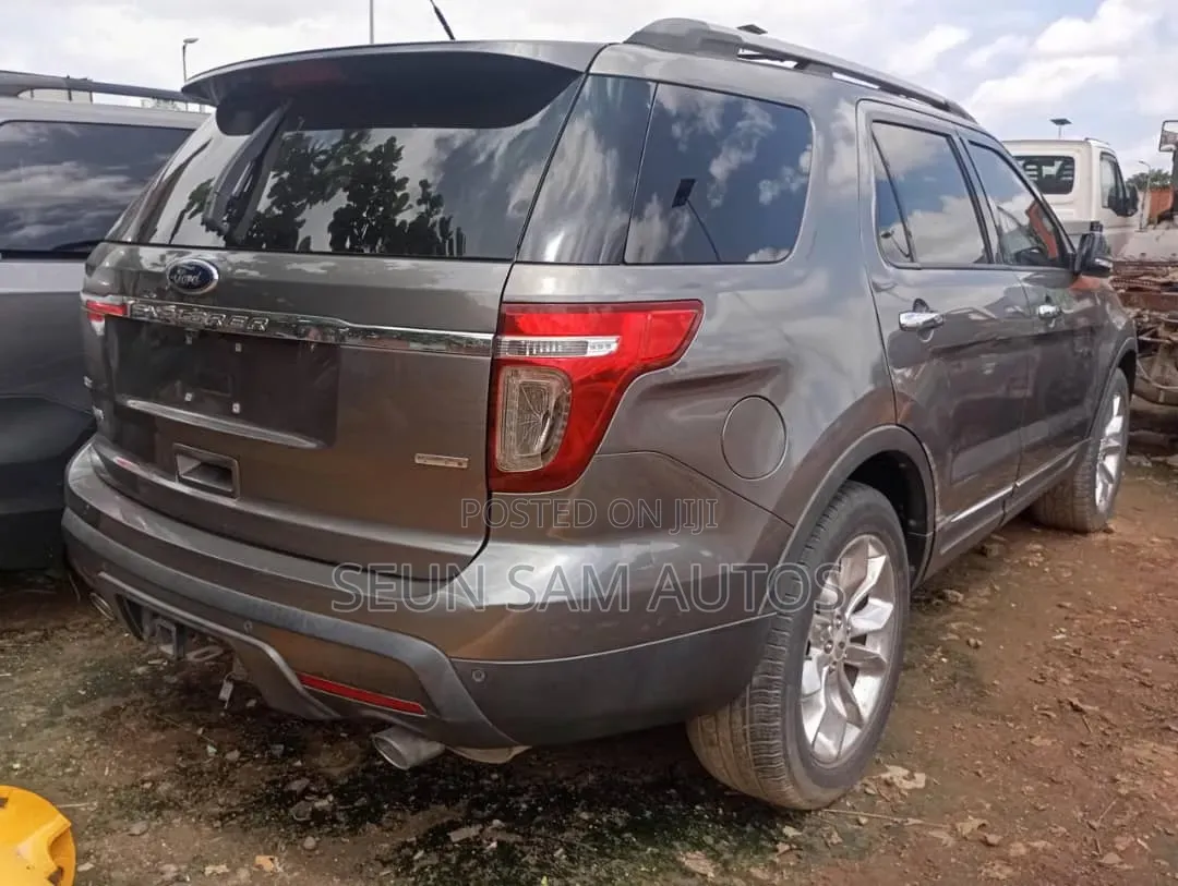 Ford Explorer 2013 Gray