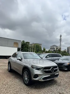 Mercedes-Benz GLC-Class GLC 300 2024 Gold