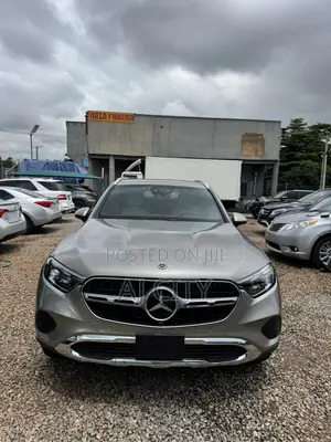Mercedes-Benz GLC-Class GLC 300 2024 Gold