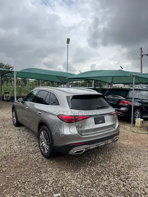 Mercedes-Benz GLC-Class GLC 300 2024 Gold