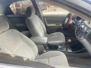 Toyota Camry LE 4dr Sedan (2.4L 4cyl 5M) 2004 Blue