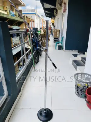 Round Base Microphone Stand