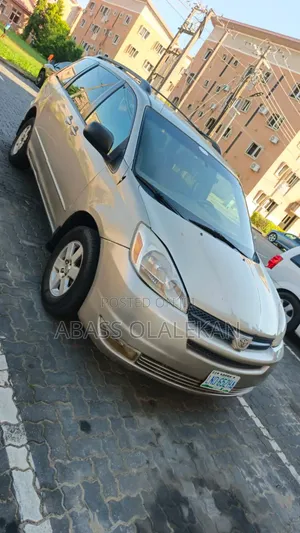 Toyota Sienna 2005 Gold