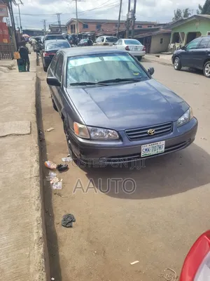 Toyota Camry LE 4dr Sedan (2.2L 4cyl 4A) 2000 Gray