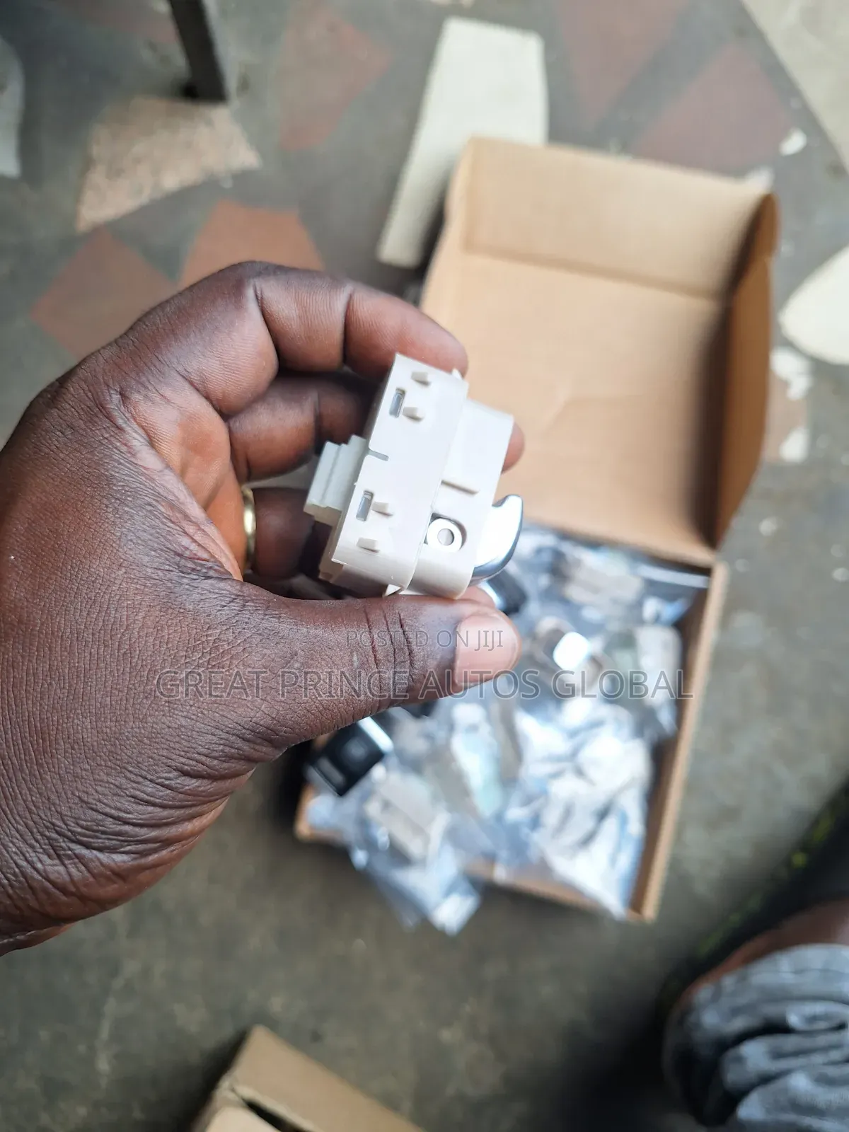Single Door Window Switch
