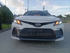Toyota Camry 2020 White