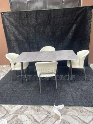 Elegant Table With 4 Seater Dinning