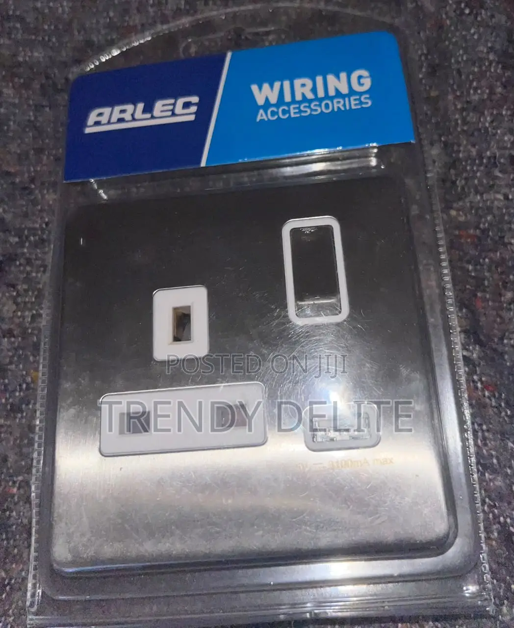 Arlec Socket With USB Charging Port