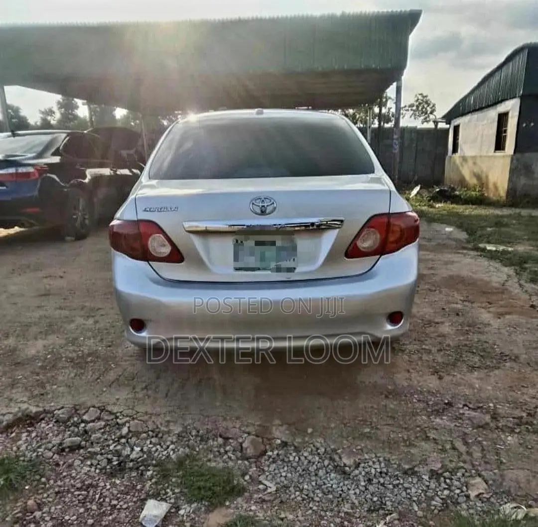 Toyota Corolla 2010 Silver