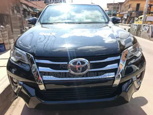 Toyota Fortuner 2018 Black