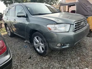 Toyota Highlander 2009 Green