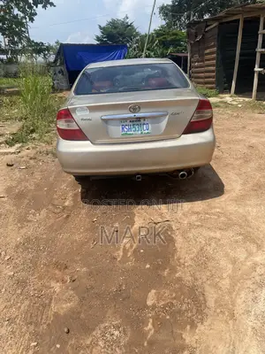 Toyota Camry 2003 Gold