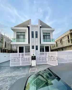 4bdrm Duplex in Ikota for sale
