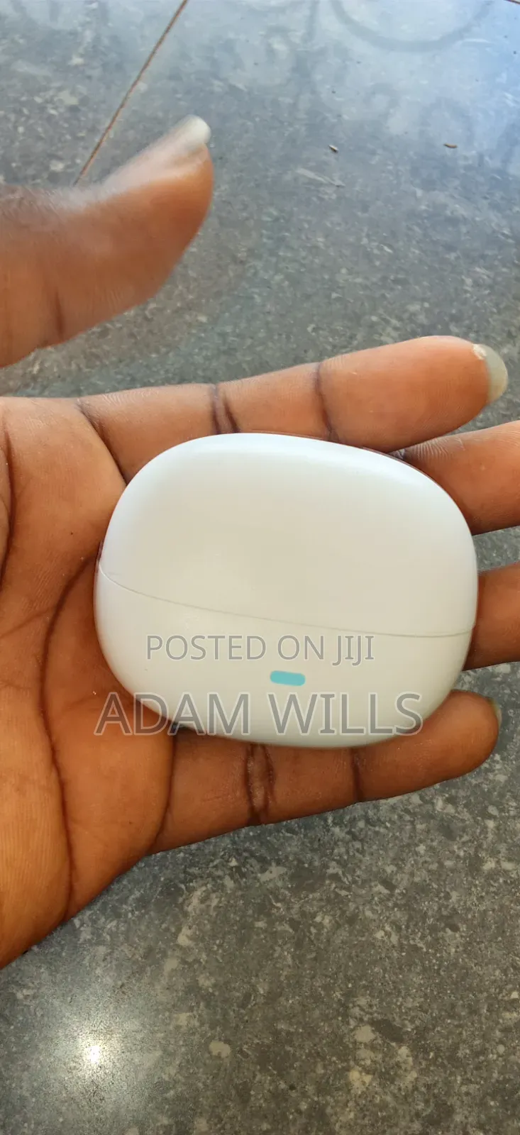 Wireless Bluetooth Earbuds With Metallic Frame