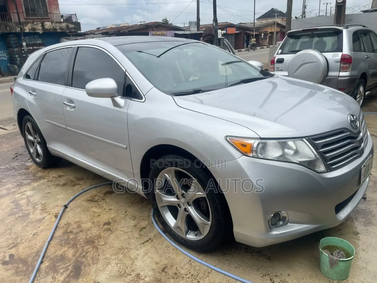 Toyota Venza XLE 2012 Silver