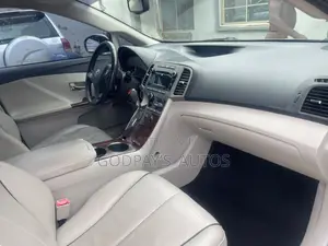 Toyota Venza XLE 2012 Silver