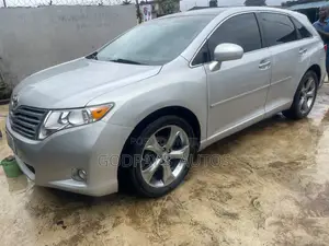 Toyota Venza XLE 2012 Silver