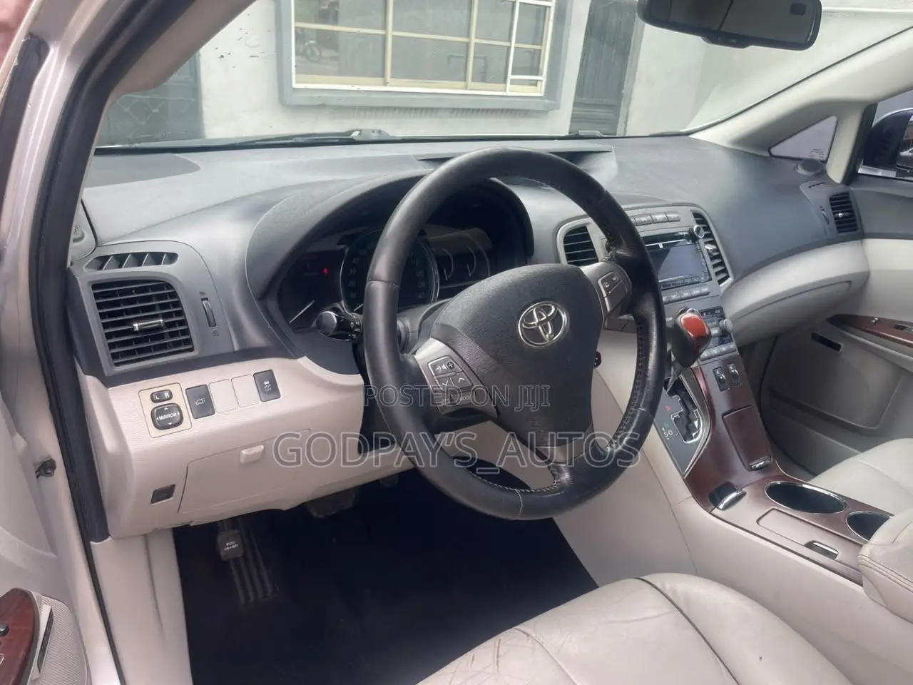 Toyota Venza XLE 2012 Silver