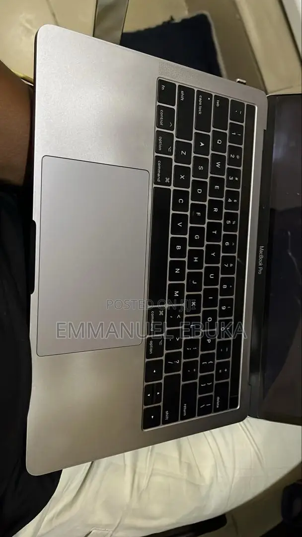 Laptop Apple MacBook Pro 2017 16GB Intel Core i7 SSD 512GB
