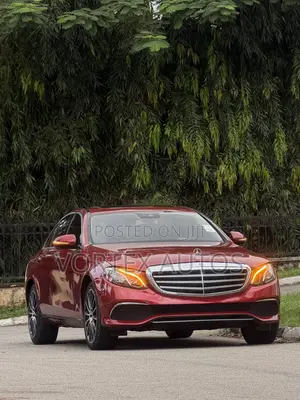 Mercedes-Benz E300 2018 Red