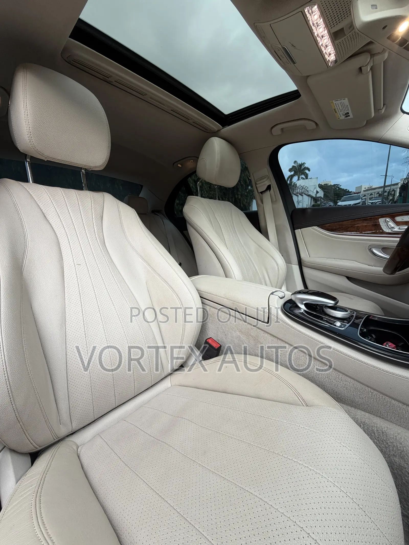 Mercedes-Benz E300 2018 Red