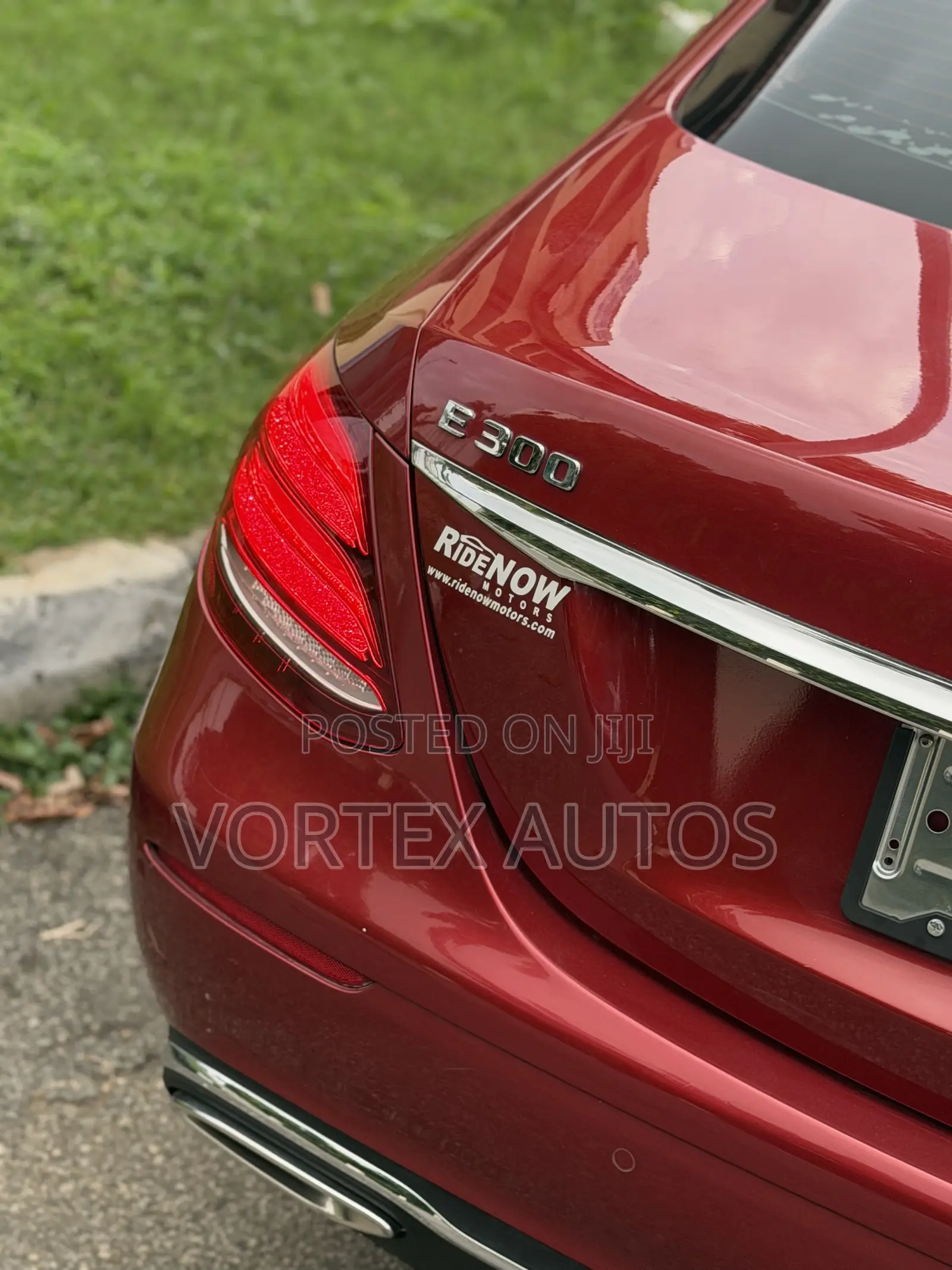 Mercedes-Benz E300 2018 Red