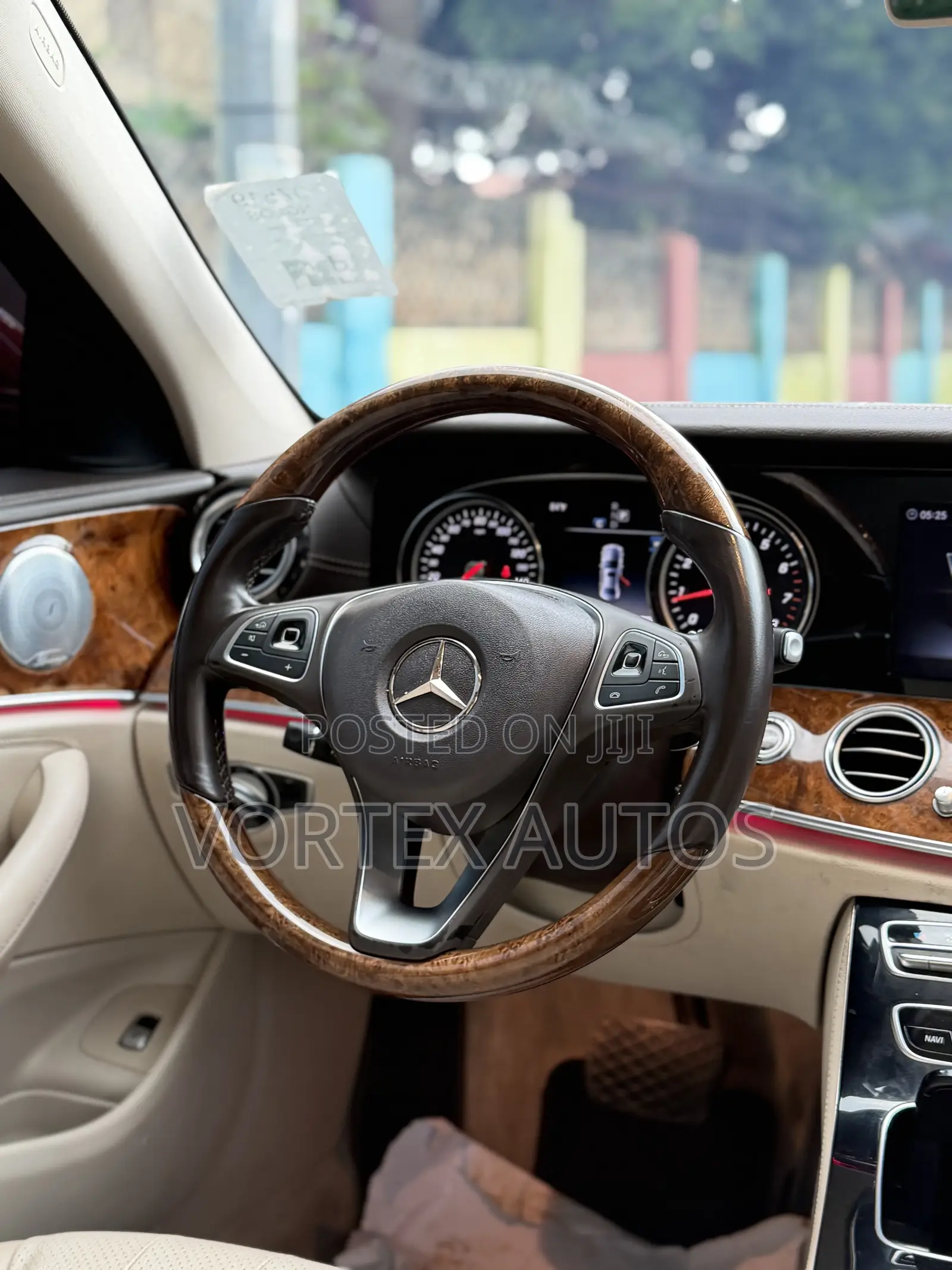 Mercedes-Benz E300 2018 Red