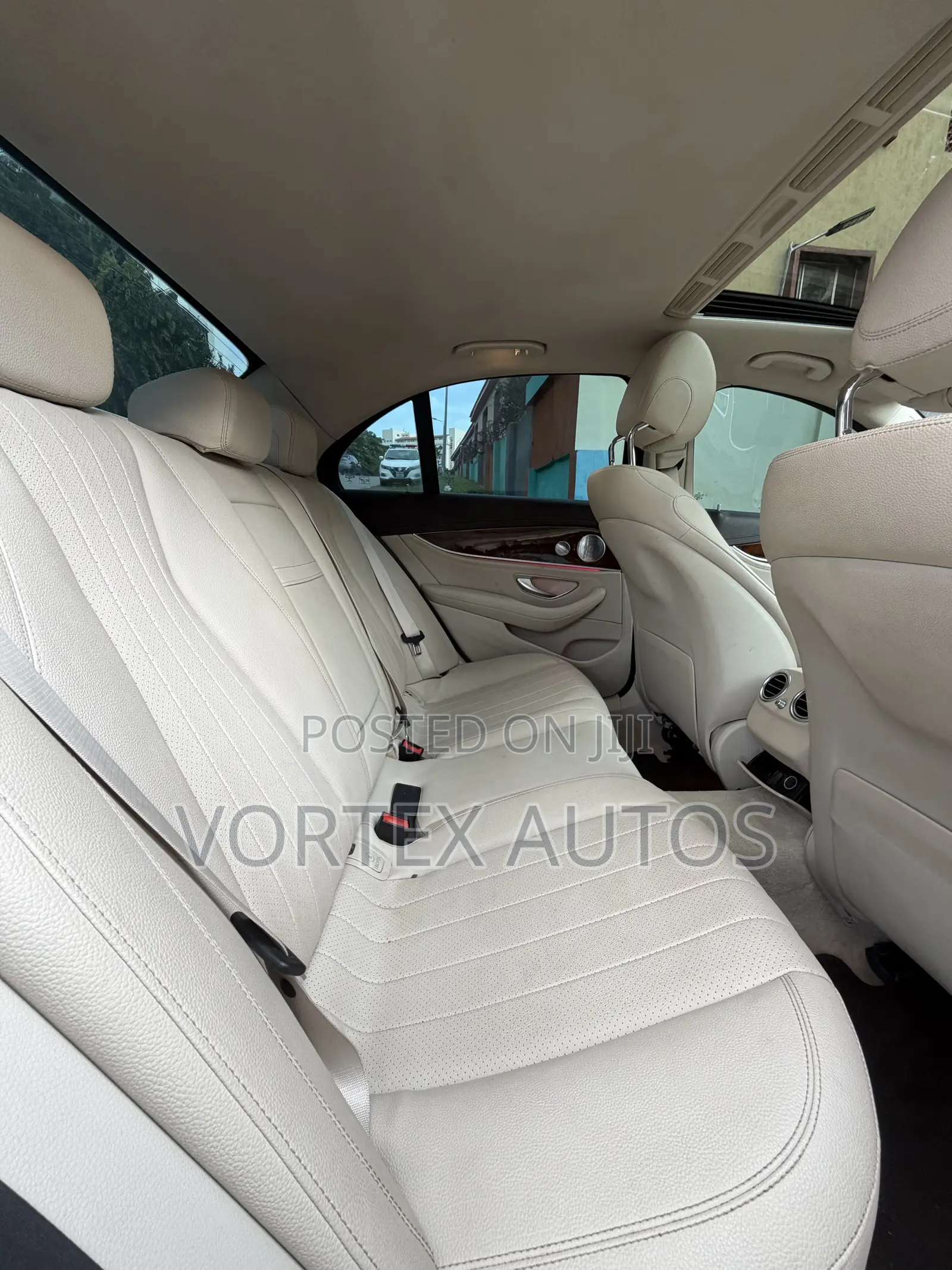 Mercedes-Benz E300 2018 Red