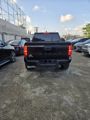 Toyota Tacoma 2024 Black