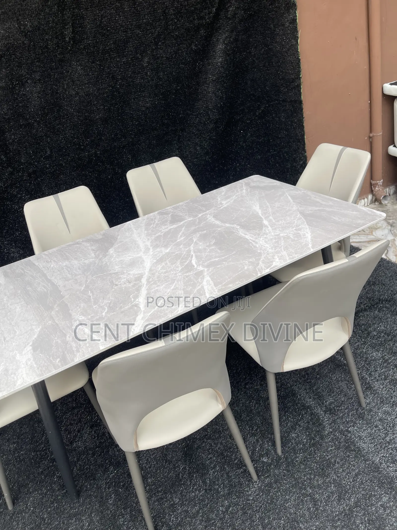 Luxurious 6 Seater Dinning