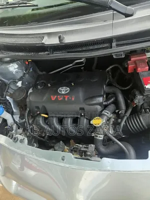 Toyota Yaris 2010 Silver