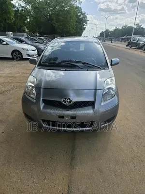 Toyota Yaris 2010 Silver
