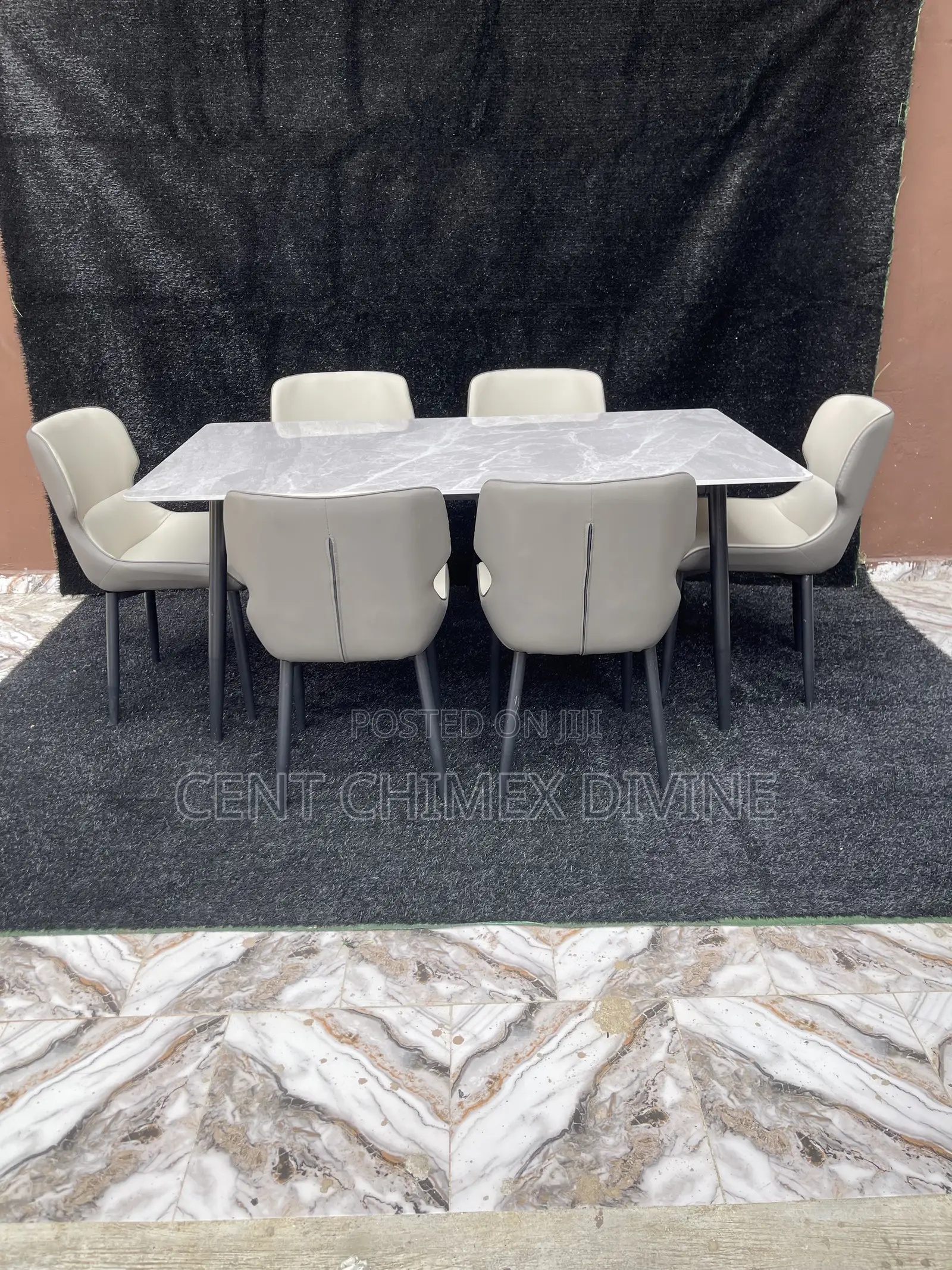 Uncommon Beautiful 6 Seater Dinning