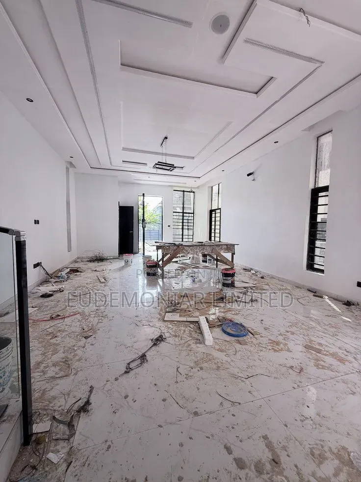Modern Ceiling Construction Service