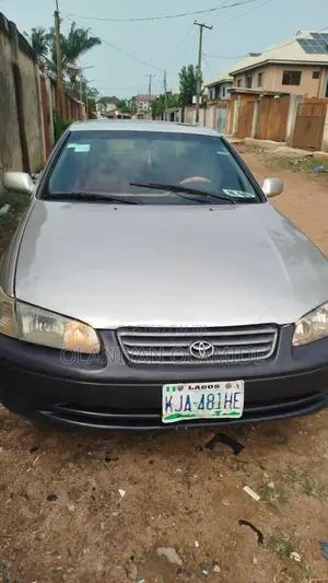 Toyota Camry XLE V6 4dr Sedan (3.0L 6cyl 4A) 2001 Silver