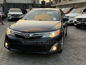Toyota Camry XLE 4dr Sedan (2.5L 4cyl 6A) 2014 Gray