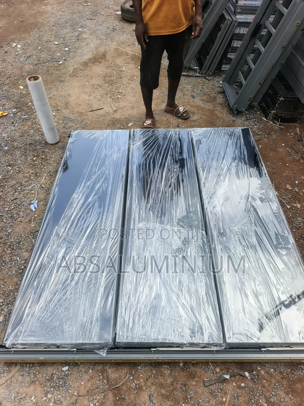 Three Panel of Frameless Windows With Burglary
