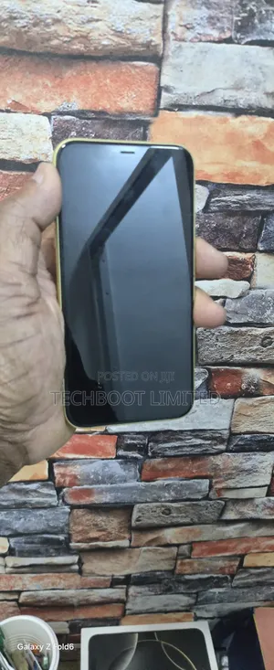 Apple iPhone 11 128 GB Yellow