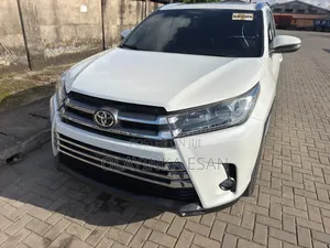 Toyota Highlander Limited 2019 White