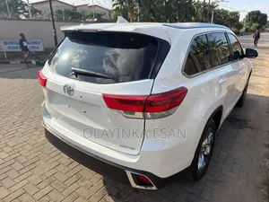 Toyota Highlander Limited 2019 White