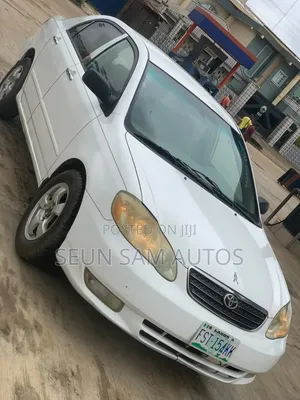 Toyota Corolla 2004 White
